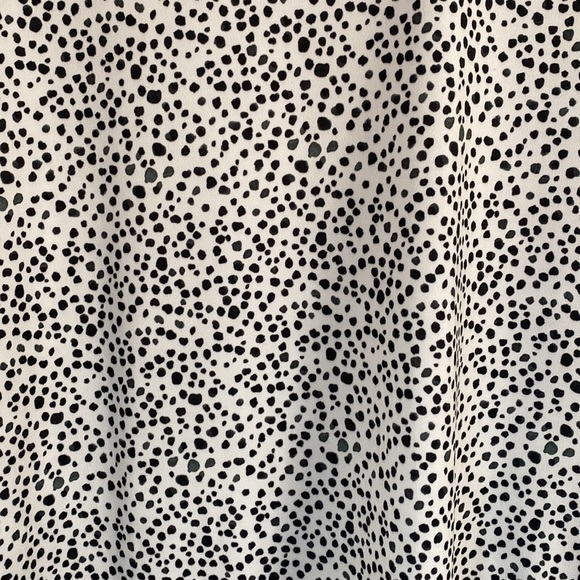 Short Sleeve T-shirt with black/grey dots. Tie on the hem - Size XL - Picture 2 of 5